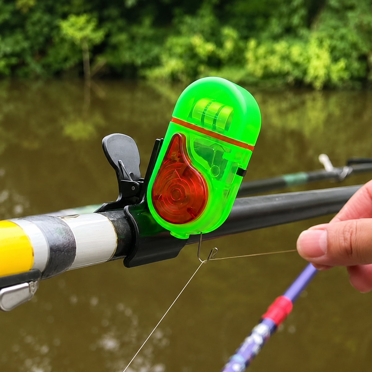 LED-nappvarsler med lydalarm for fiske