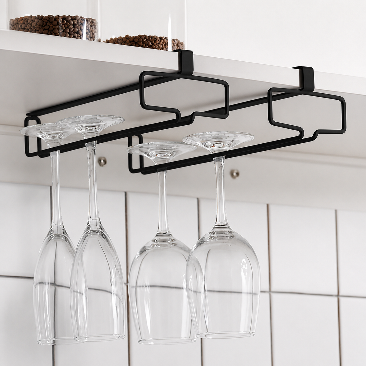 Vinglassholder for hylle