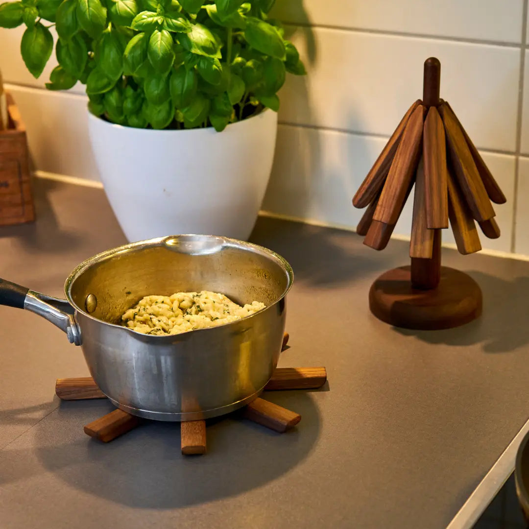 Grytträdet® Originalen | Gryteunderlag i valnøtt