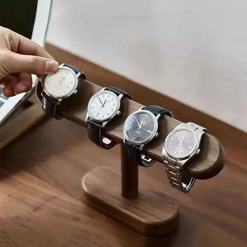 Klockställ i valnöt med fyra armbandsur